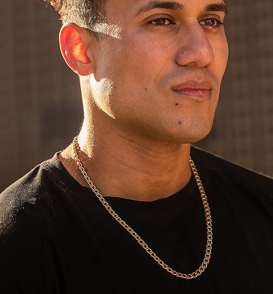 Man wearing 7mm Polished Cuban Link Chain Gold-Plated Necklace