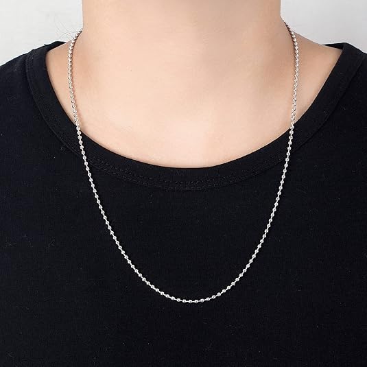 KISPER sterling silver Figaro mariner chain worn by model